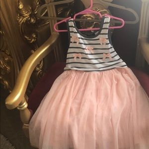 Girls dress